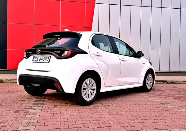 Toyota Yaris cena 78900 przebieg: 28120, rok produkcji 2022 z Brańsk małe 79